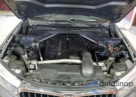 2015 BMW X5 xDrive35I z USA, uszkodzony, nr VIN 5UXKR0C52F0K59635